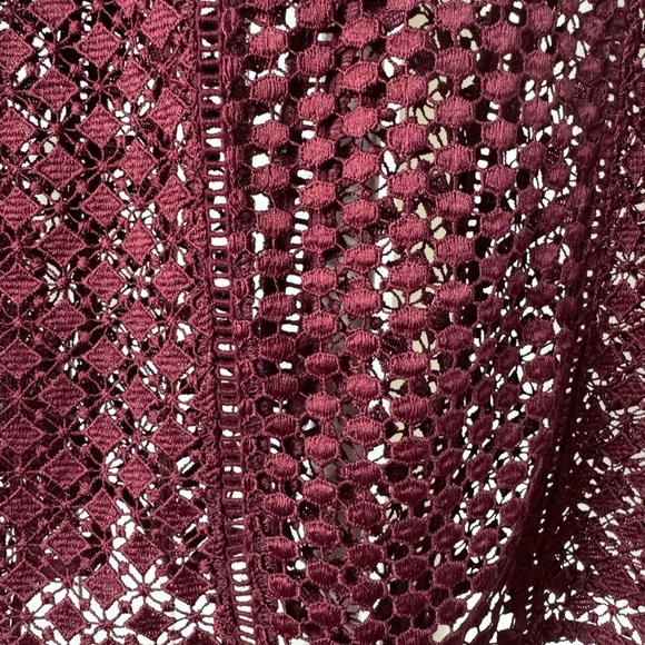 Abercrombie & Fitch Crochet Short Sleeve Blouse in Size Medium New With Tags - Picture 8 of 9